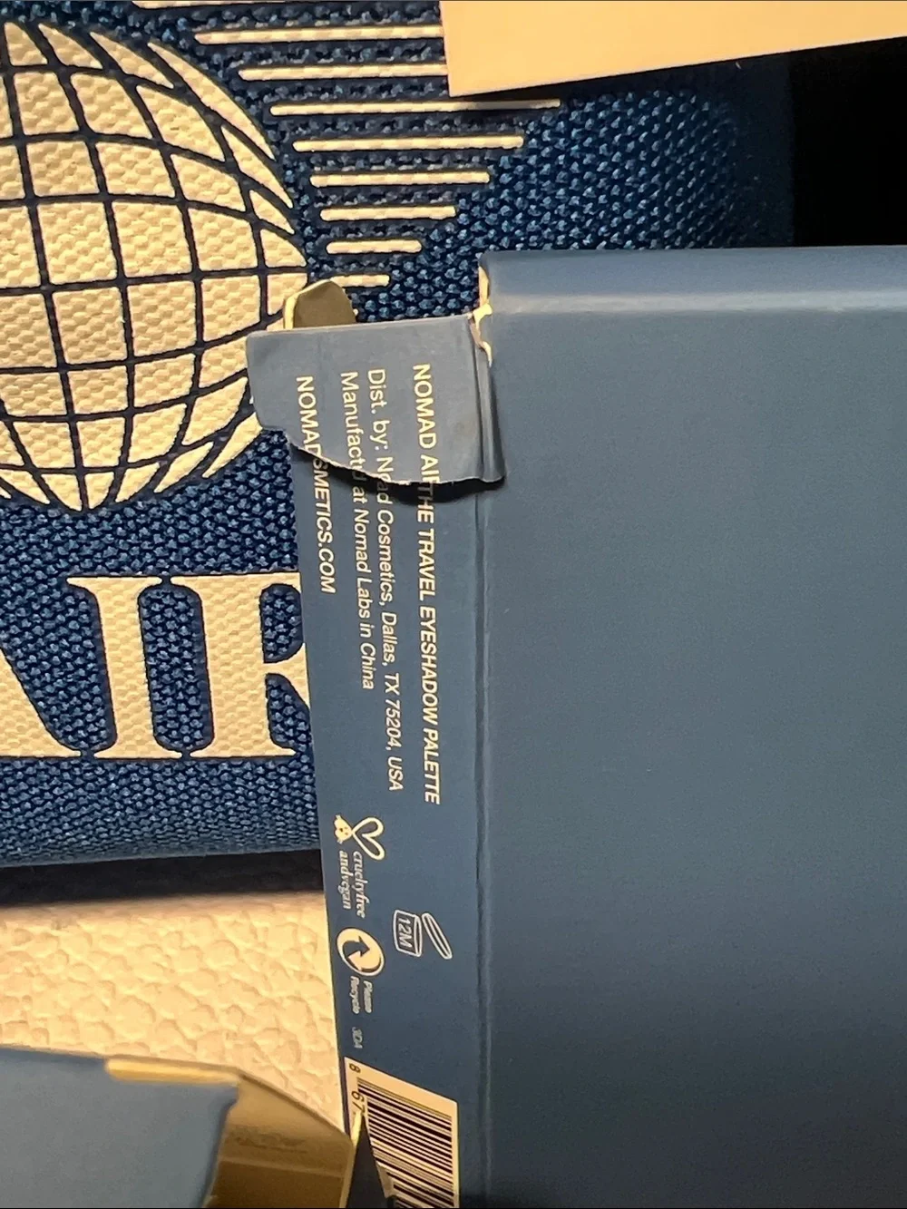 Nomad Air Travel Set - Toiletry Bag-Face Cream- Lip Salve- Eyeshadow palette
